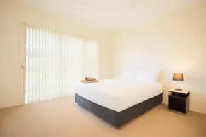 Modern 2BR Townhouse with BBQ & Pool Access - Image 3