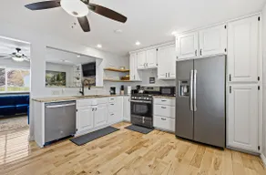 Quiet Dublin Home w Large yard near Bridgepark - Image 2