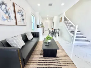 Luxury & Modern Townhouse in Boynton Beach - Image 5