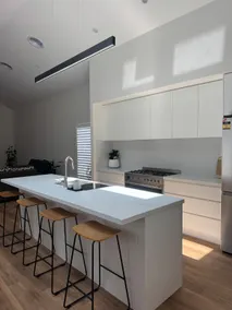CBD location - 4 bed, 2 bath Close to Mt Panorama - Image 3