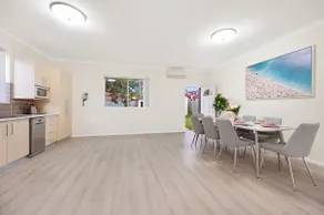 Sydney 4 bedhouse all room with Aircon cls Burwood - Image 5