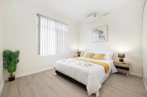 Sydney 4 bedhouse all room with Aircon cls Burwood - Image 2