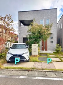 Entire river-view building for rent. 10-min walk to Najima Station, convenience stores, and restaurants. 2 parking spots, 2 bathrooms, Wi-Fi - Image 2