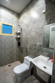 Elegant Studio in Al Raka District H04 - Image 4