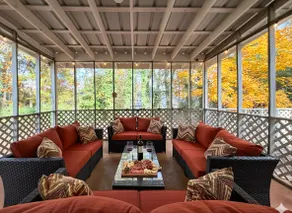 Soaking Tub| Fenced Yard|Screened Patio| Near Golf - Image 2