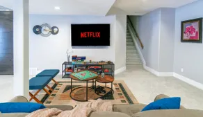 Dream Family Stay w/ King Bed & Home Theatre - Image 2