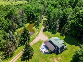 Quaint lodge set in tranquil Ellicottville. - Image 3