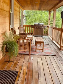 Rustic Lakeside Cabin Near Sugarloaf Mountain! - Image 2