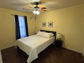 Duplex Apartment Near Downtown - Image 5