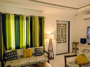 Modern 2400ft² 3BHK: Rooftop Garden+ Lift +Parking - Image 3
