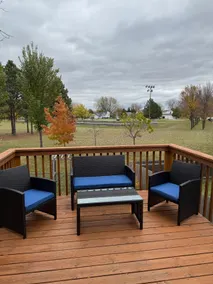 Super Cute Condo on Park w/ yard - Image 2