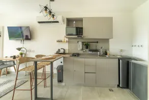 Premium Loft with Ocean View | Free Airport Shuttle - Image 5
