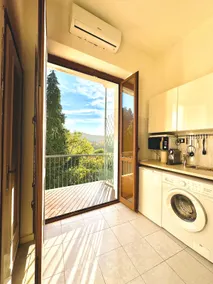 House with View & Private Parking 5 min Center - Image 2