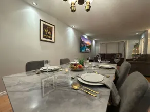 Stylish 3BR w/Big Tub, Swimming Pool& Free Parking - Image 4