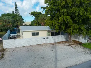 Oasis on 3rd | Minutes to Beach & Las Olas - Image 2