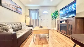 Large New Modern Guest House + Laundry + Garden - Image 4