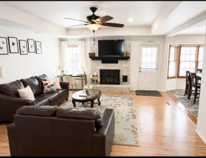 Quiet Retreat Near Cox & Mercy Hospital - Image 2