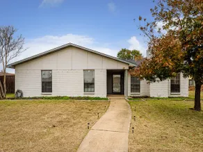 4BR Home w/ Arcade, Foosball & Desks | Carrollton - Image 3