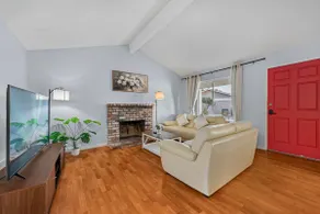 Bright 4BR Family Home Near Tech Hubs AC • Parking - Image 5