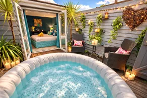 A Hidden Gem With Private Hot Tub and Garden - Netflix - Fast Wifi - Free Parking - Image 3