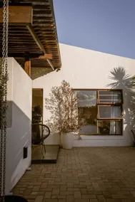 Room 3: Bunny Tail @ Inn Hermanus - Image 5