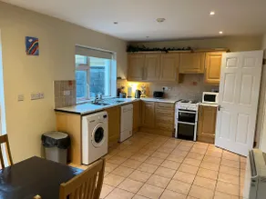 Lovely Three Bedroom House in Castleisland Centre - Image 4