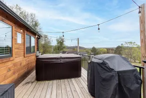 Hilltop retreat w/hot tub & fire pit - Image 5