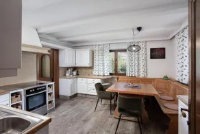 Alpine View Apartments - Image 4