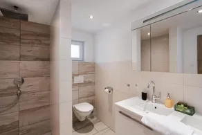 Alpine View Apartments - Image 3