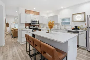 Luxury Stay • Movie Room • Sleeps 6 - Image 2