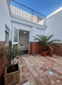 Terrace 120 m² and paella grill - Metro & Airport - Image 2