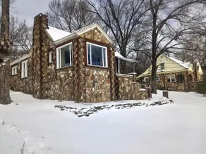 Historic Stone Cottage with River view and Fire Pit - Image 4