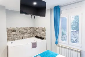 Jacuzzi, Unique Views & Relax for 10 Guests - Image 2