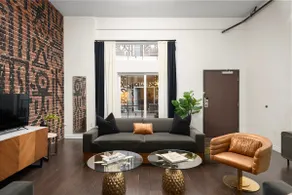 Spacious 1700 sq ft New York-Style Suite - Image 2