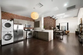 New York–Style 2BR Penthouse | 2200 sq ft - Image 5