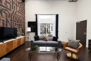 New York–Style 2BR Penthouse | 2200 sq ft - Image 2