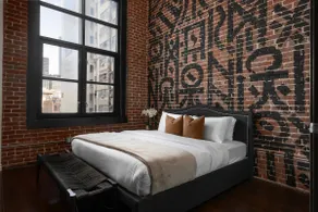 New York–Style 2BR Penthouse | 2200 sq ft - Image 3