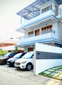 Premium Stay Near Lulu Mall & AIMS Edappally Metro - Image 5