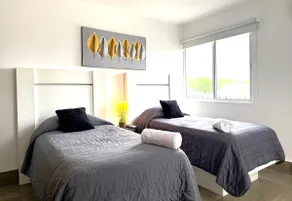 Modern New 2BR Apt11 w/Free Parking + AC +Location - Image 4