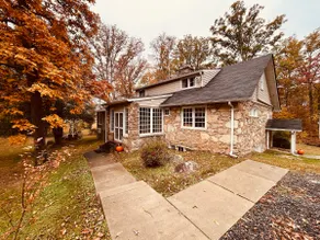 Hunt Country Stone Cottage - Image 4