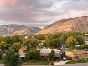 Cozy Ogden Getaway - Image 2