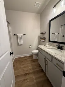 Stylish 2BR | Pets | Yard | Near Downtown - Image 4