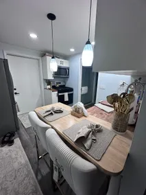 Private, quiet, beautiful suite with full kitchen. - Image 3