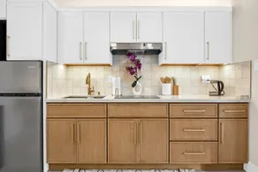 Luxury Modern Studio Retreat with Private Yard - Image 3