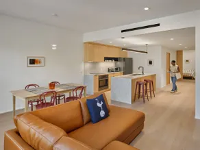 History Meets Modern: 1 bedroom with Free Parking - Image 3