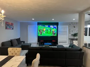 Luxurious 5- Bedroom House with Game Room - Image 2