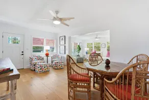 Three blocks to Beach, Three Blocks to Fifth Ave. - Image 4