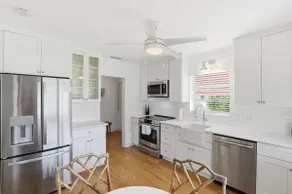 Three blocks to Beach, Three Blocks to Fifth Ave. - Image 3