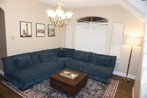 Cozy Home near Dallas Downtown & DFW Airport - Image 3