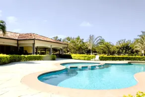 Modern, Cozy Home • Gated Community • Near airport - Image 2